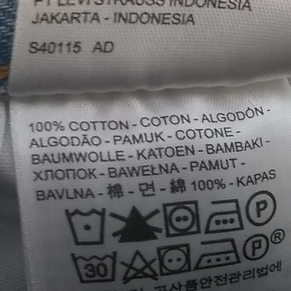 FINAL MARKDOWN LEVI’S 501 distressed denim shorts 28 waistline - Picture 11 of 15